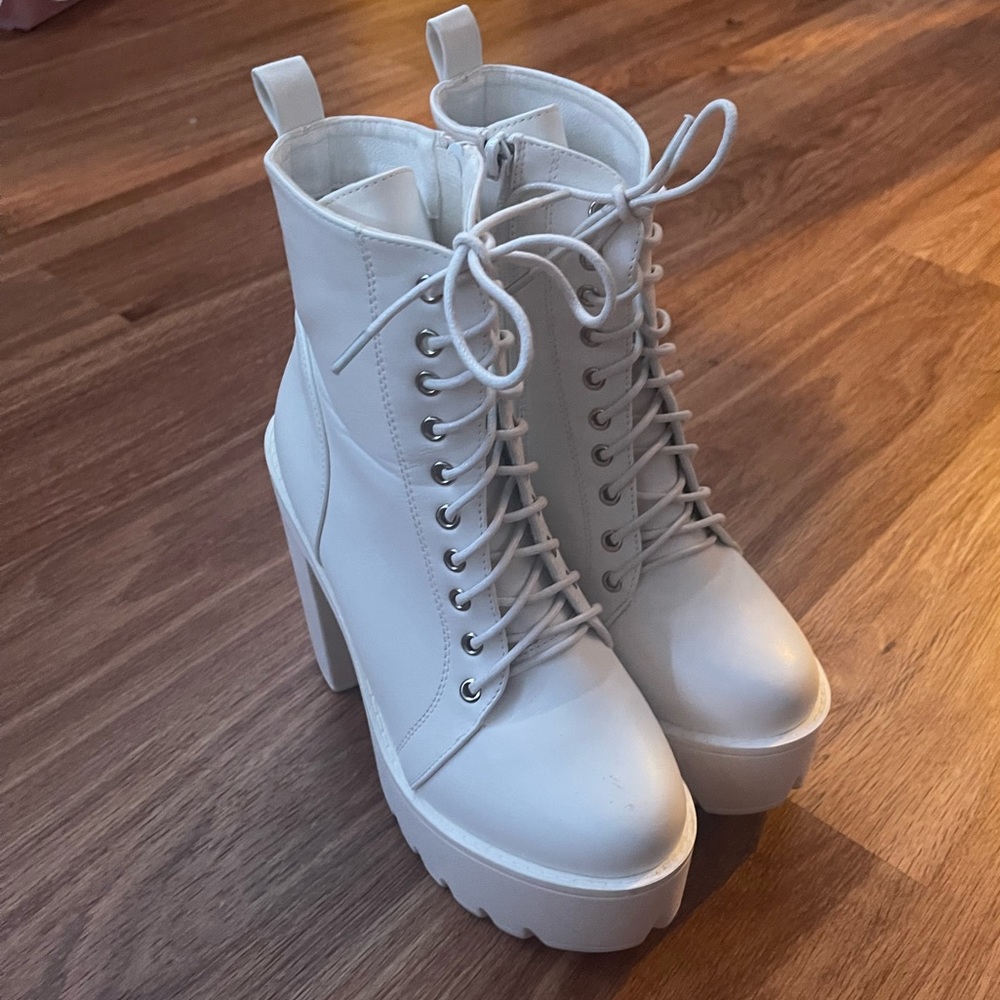 Minimalist Lace Up Front Chunky Heeled Combat Boots